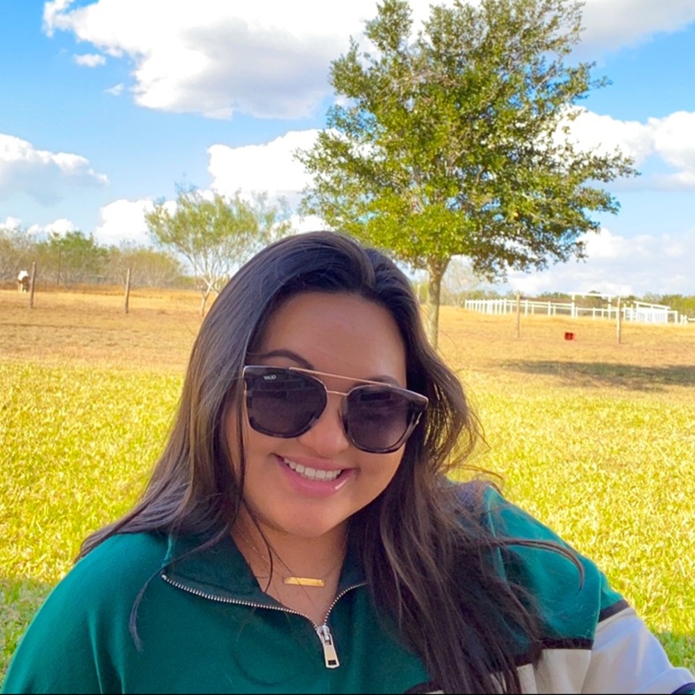 Meet your Posher, Briana